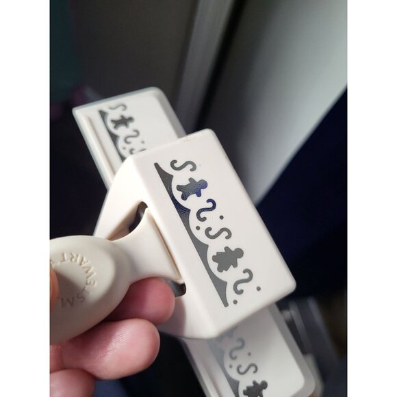 Martha Stewart Crafts GINGERBREAD MAN WOMAN Christmas Card Border Punch Confetti - Picture 5 of 5